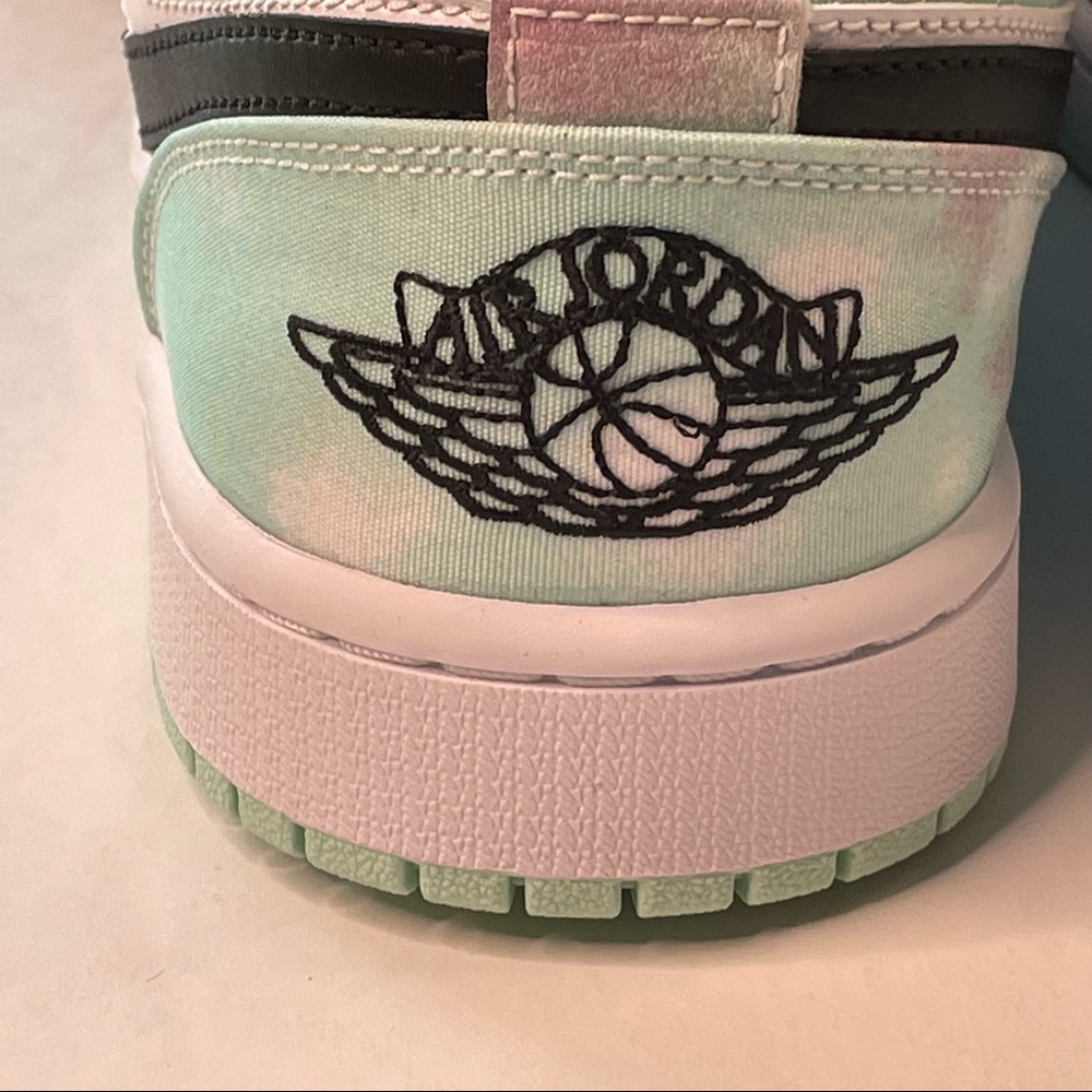 Air Jordan 1 Low Mens Size 10 Basketball Sneakers White & Mint - Picture 8 of 10